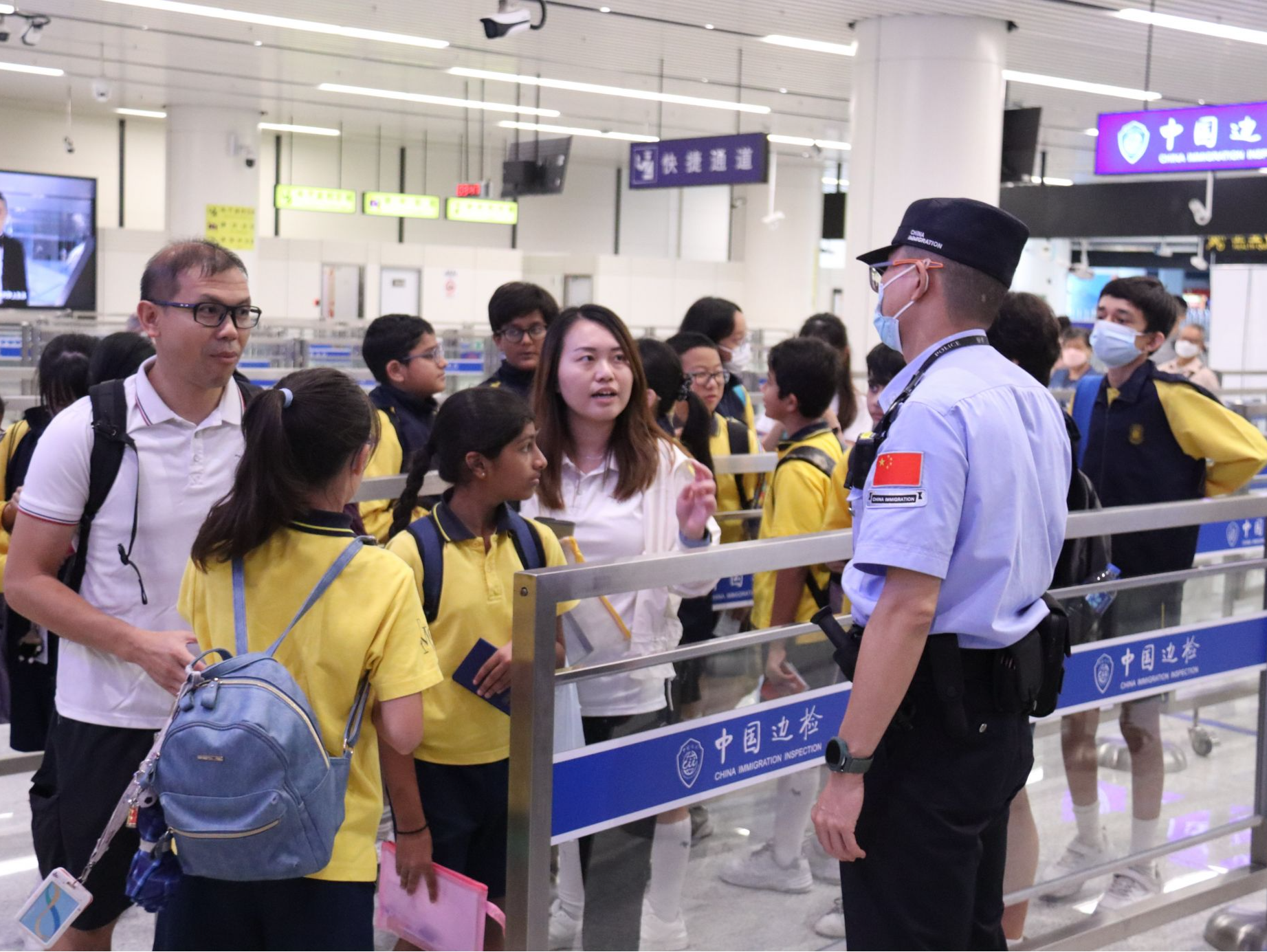 深圳文博会吸引众多境外研学团经莲塘口岸入境观摩