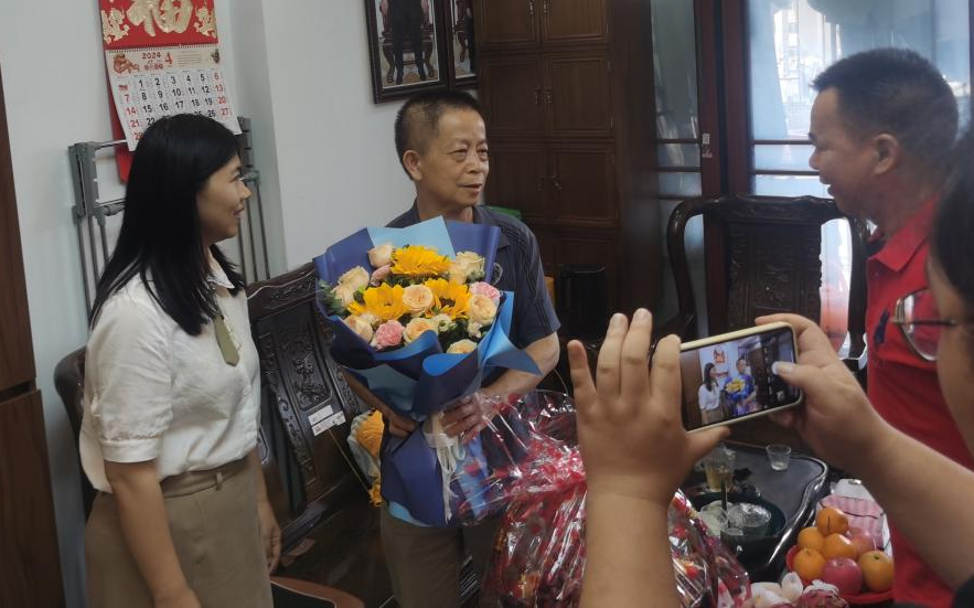 身边的英雄 | 大浪好人黄建度和他的家人们