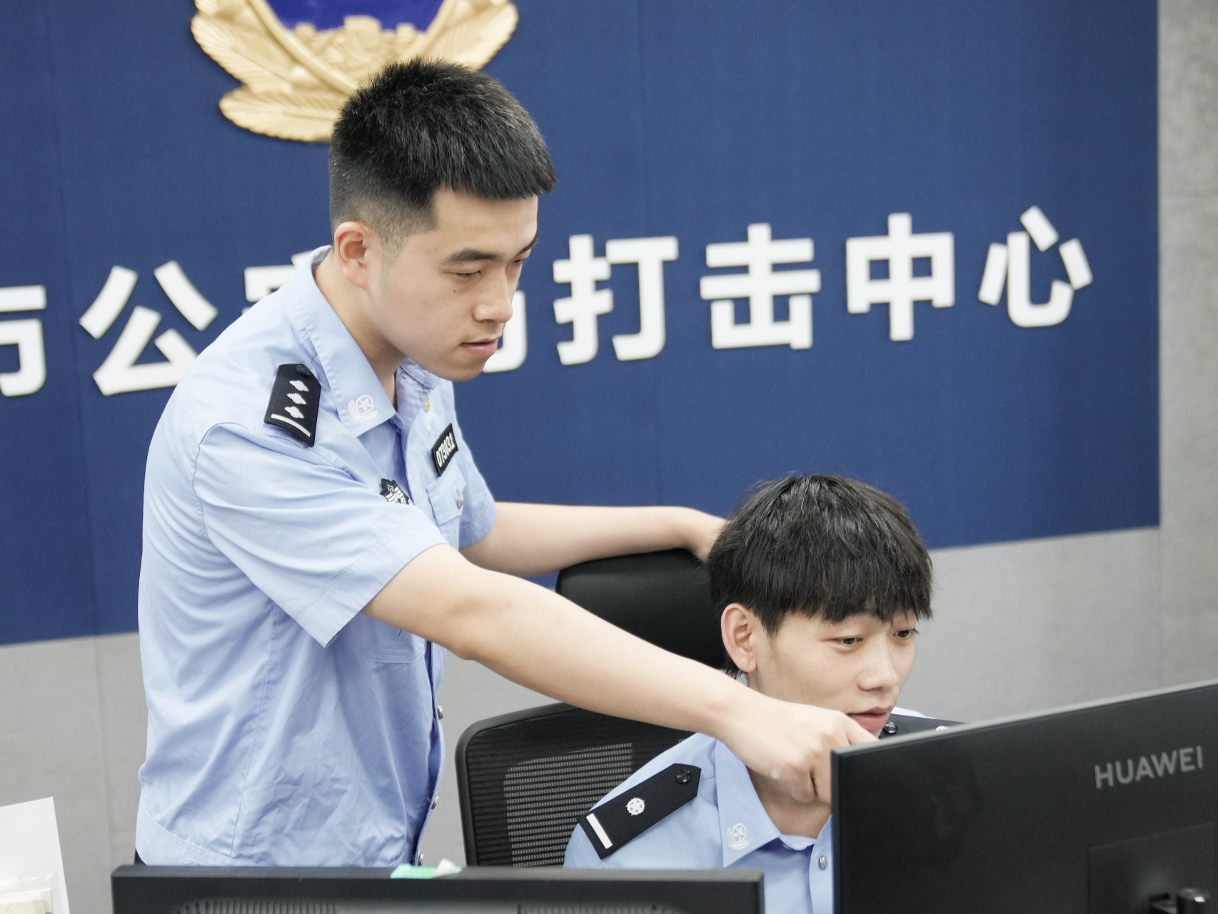 张亮：掌握科技利剑，守护城市安宁 | 奋斗“圳”青春，“五一”我在岗