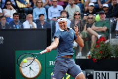 （体育）（7）网球——罗马大师赛：兹维列夫夺冠
