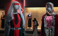 西安博物院展出亚美尼亚精品文物（7）