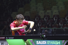 （体育）（1）乒乓球——WTT沙特大满贯：林高远晋级下一轮