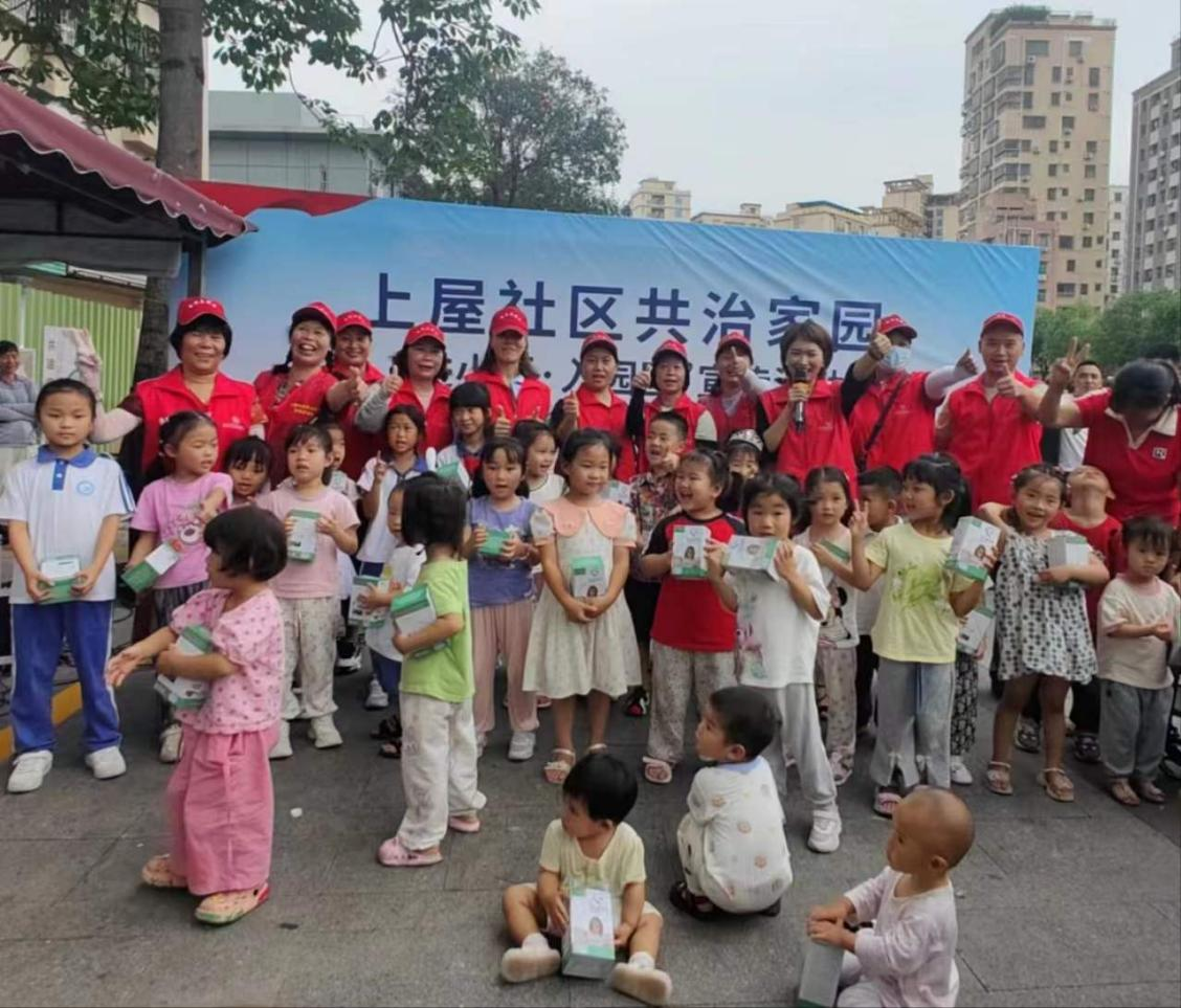 深化共治理念，宝安石岩上屋社区开展共治家园系列宣传活动