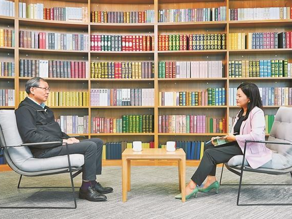 郑永年接受深圳报业集团记者专访：没有产能，哪能改变世界？