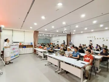 长者居家护理怎么办？园岭街道南天社区开展专项知识培训活动