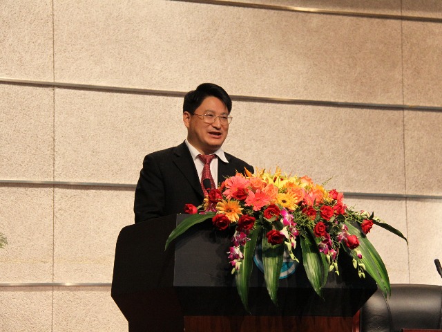 三人行|专家热议：打造一批具有国际竞争力的制造业单项冠军企业