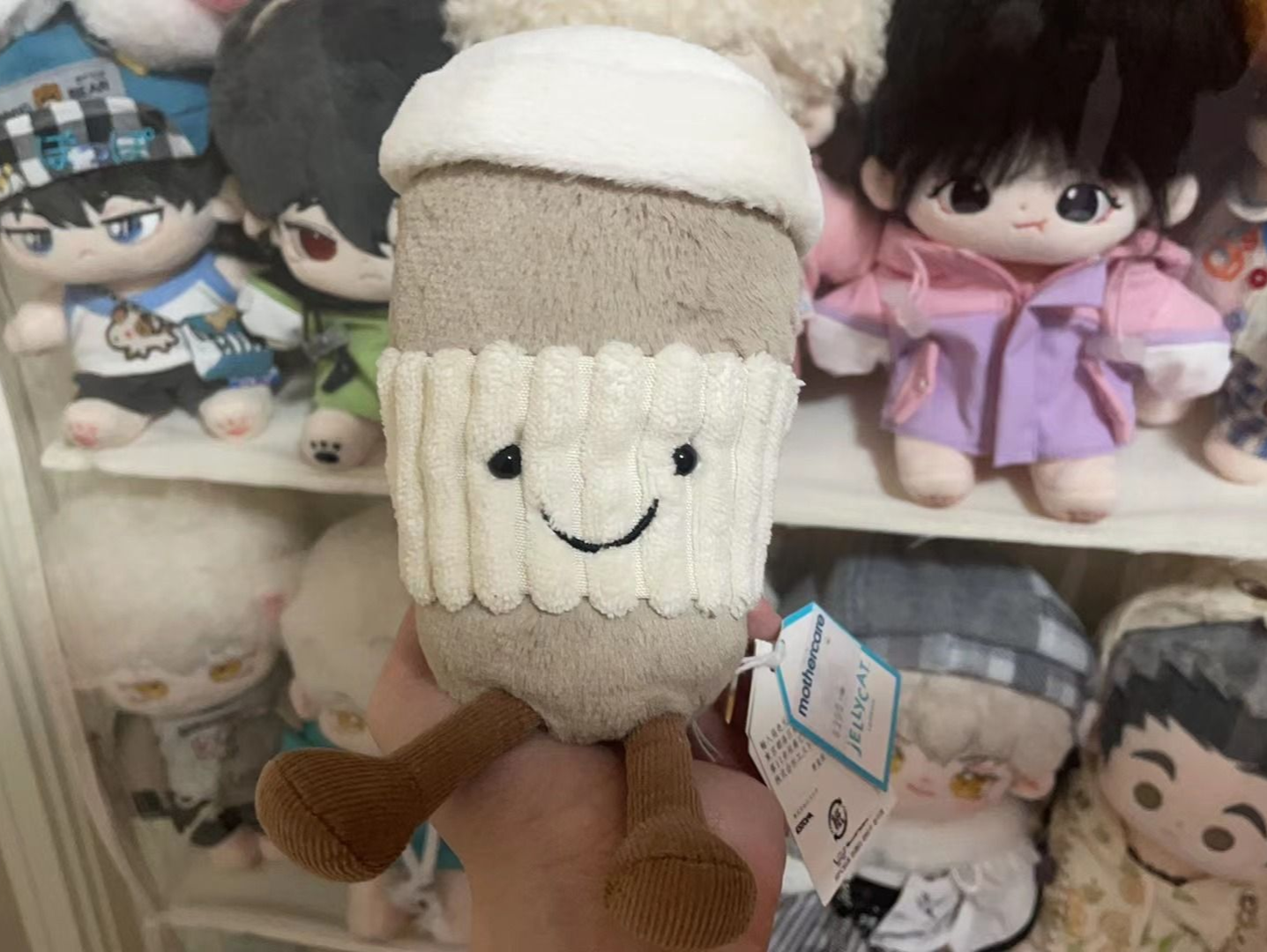 高价毛绒玩具Jellycat，如何俘获当代年轻人的心？