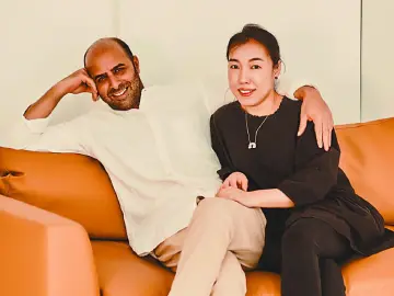 晶报特别报道｜“跨国夫妻”十年文博路