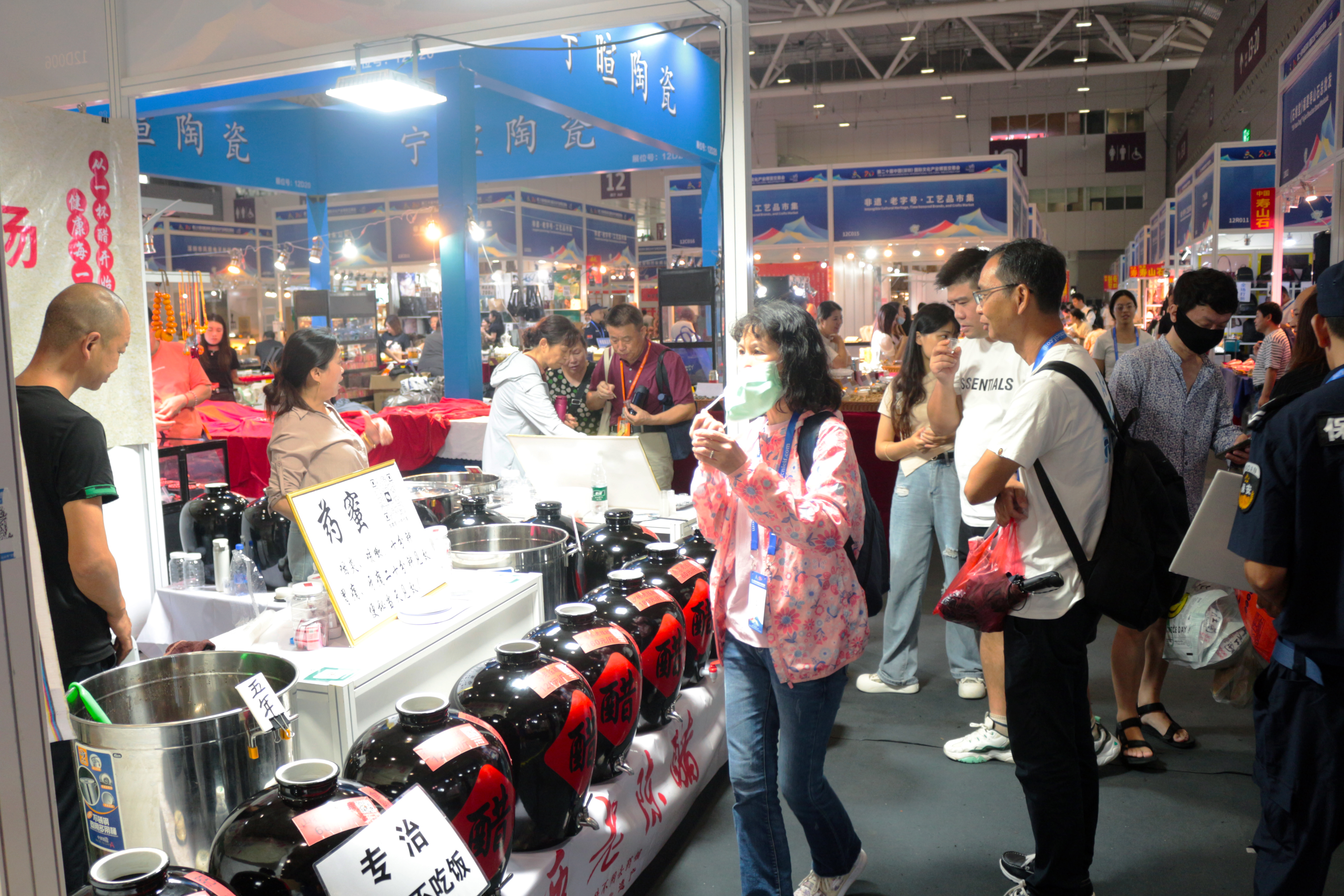 买不停，逛不够！文博会最后一天迎展商扫货盛宴