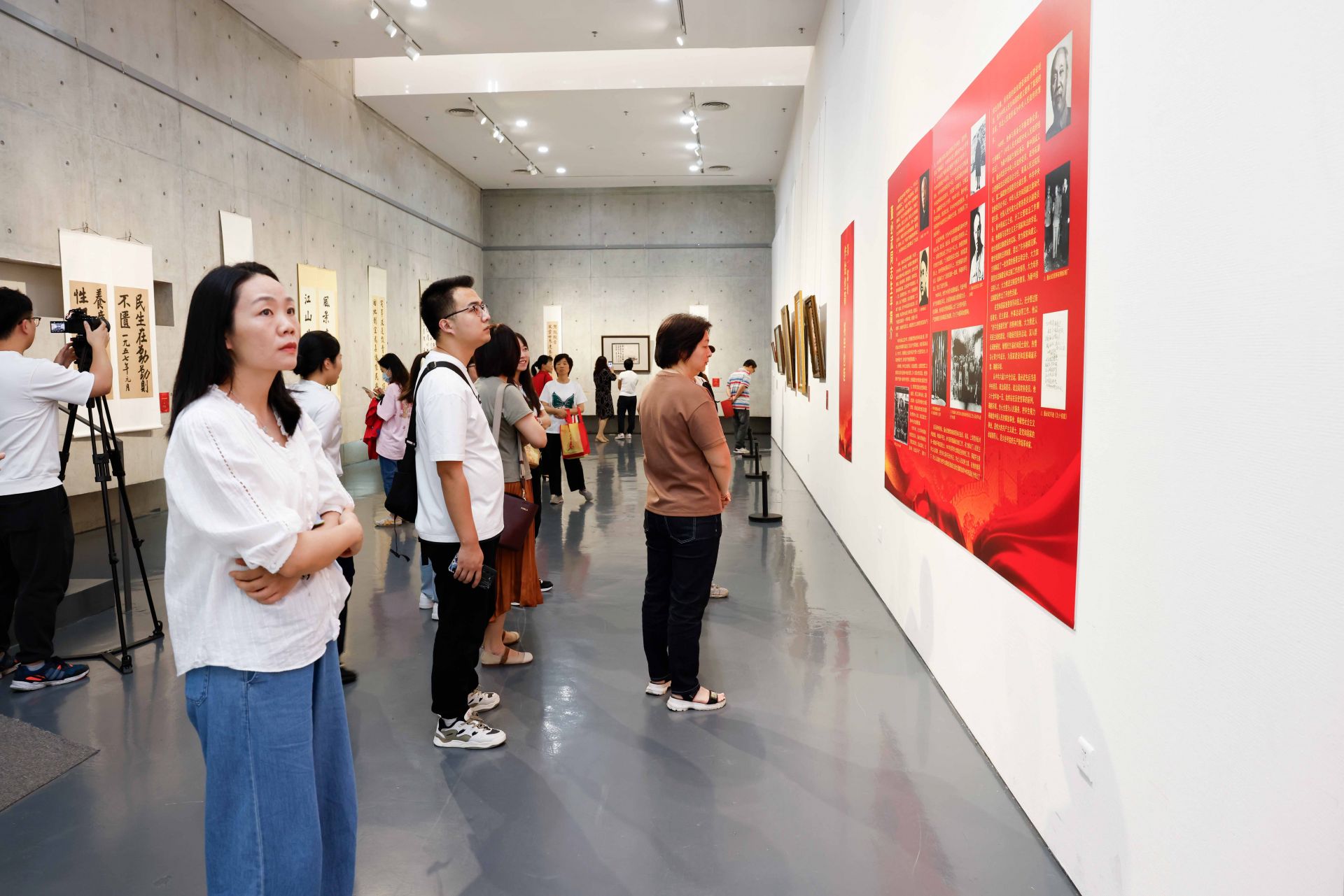 墨韵诗魂描绘革命史诗 董必武手迹展在罗湖美术馆开幕