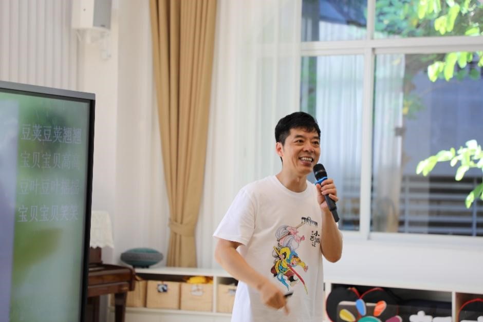 宝图新安街道分馆举办“童谣相伴，快乐成长” 阅读推广进校园活动