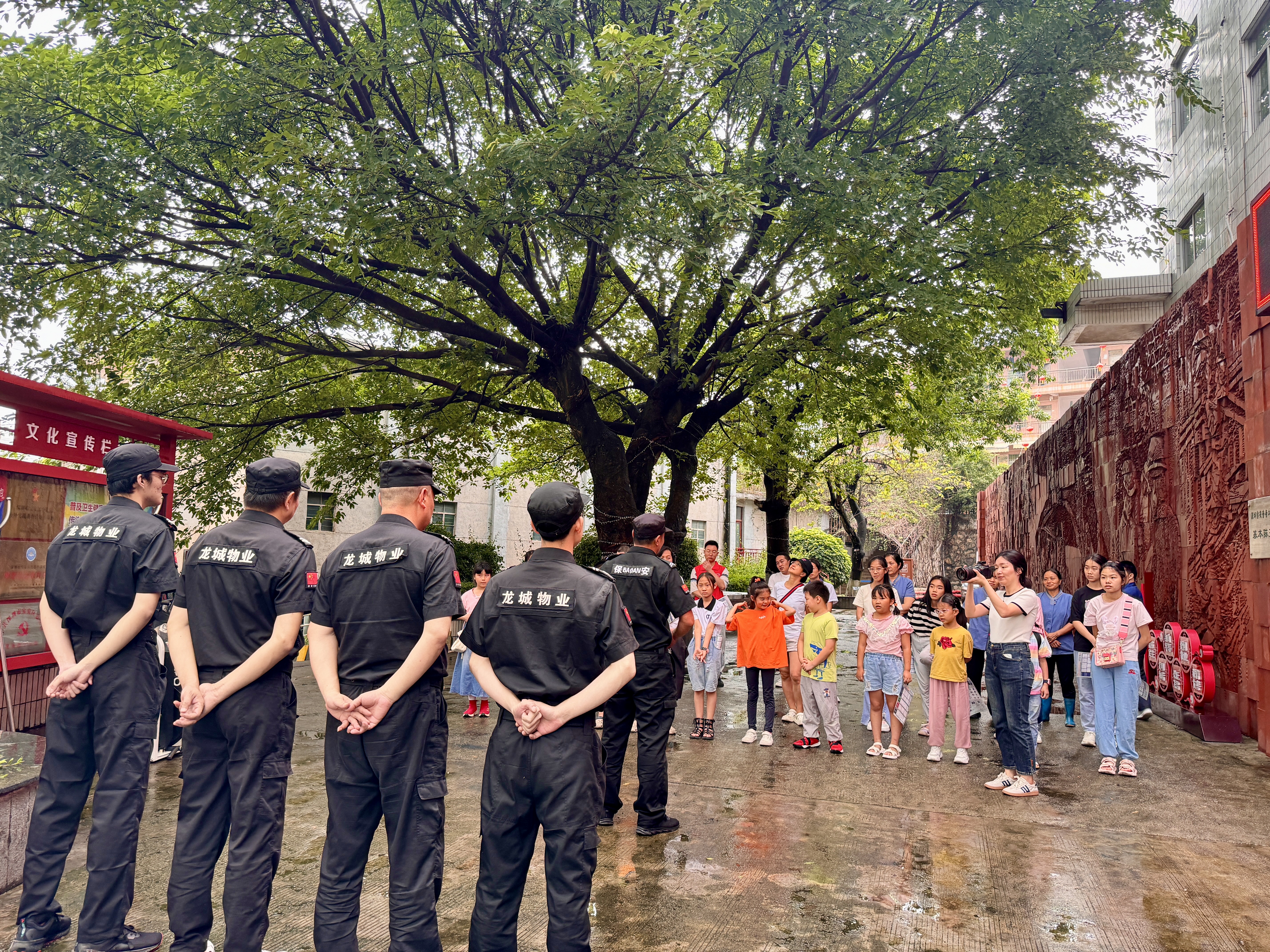 “五一”这天，宝安青少年走进劳务工博物馆解锁劳动乐趣
