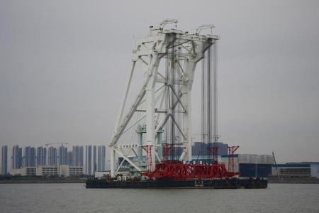 深中通道功臣再见！大国重器“天一号”运架一体船离粤赴浙
