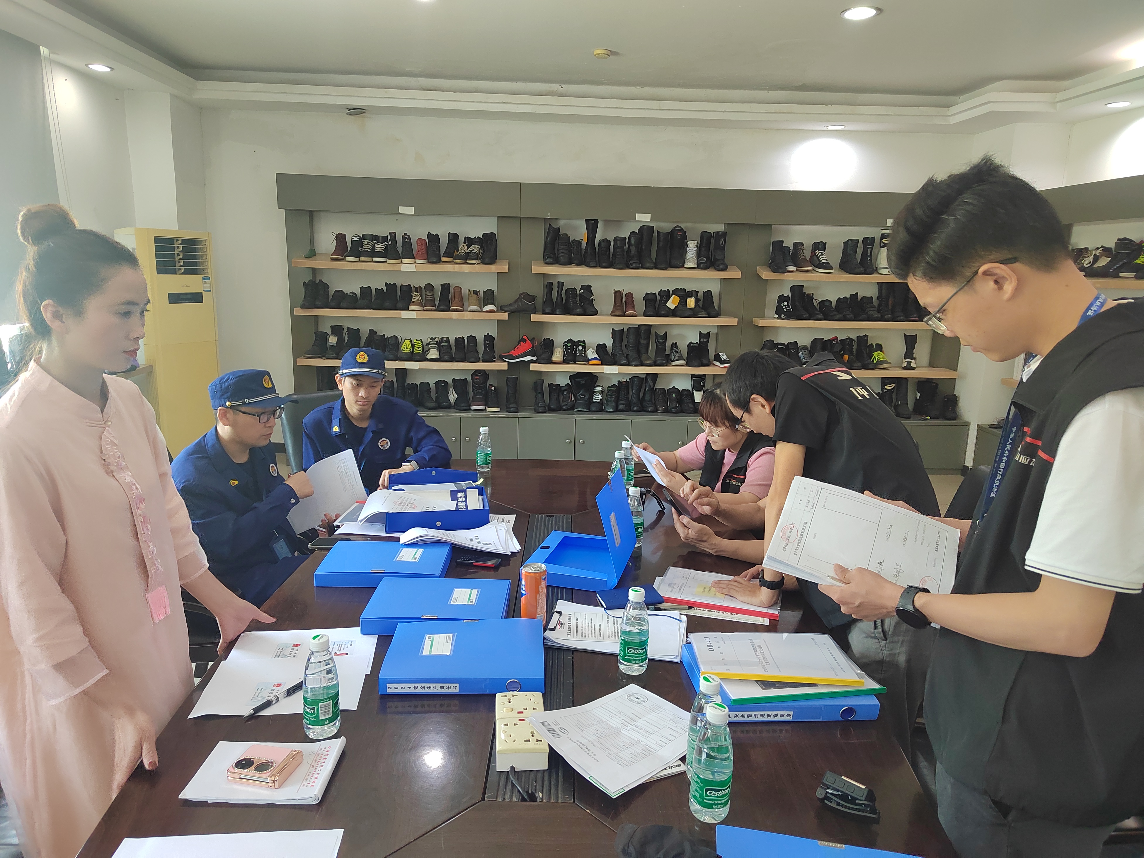 坪山区探索工贸企业行政执法“综合查一次”，为企业高质量发展“减负赋能”