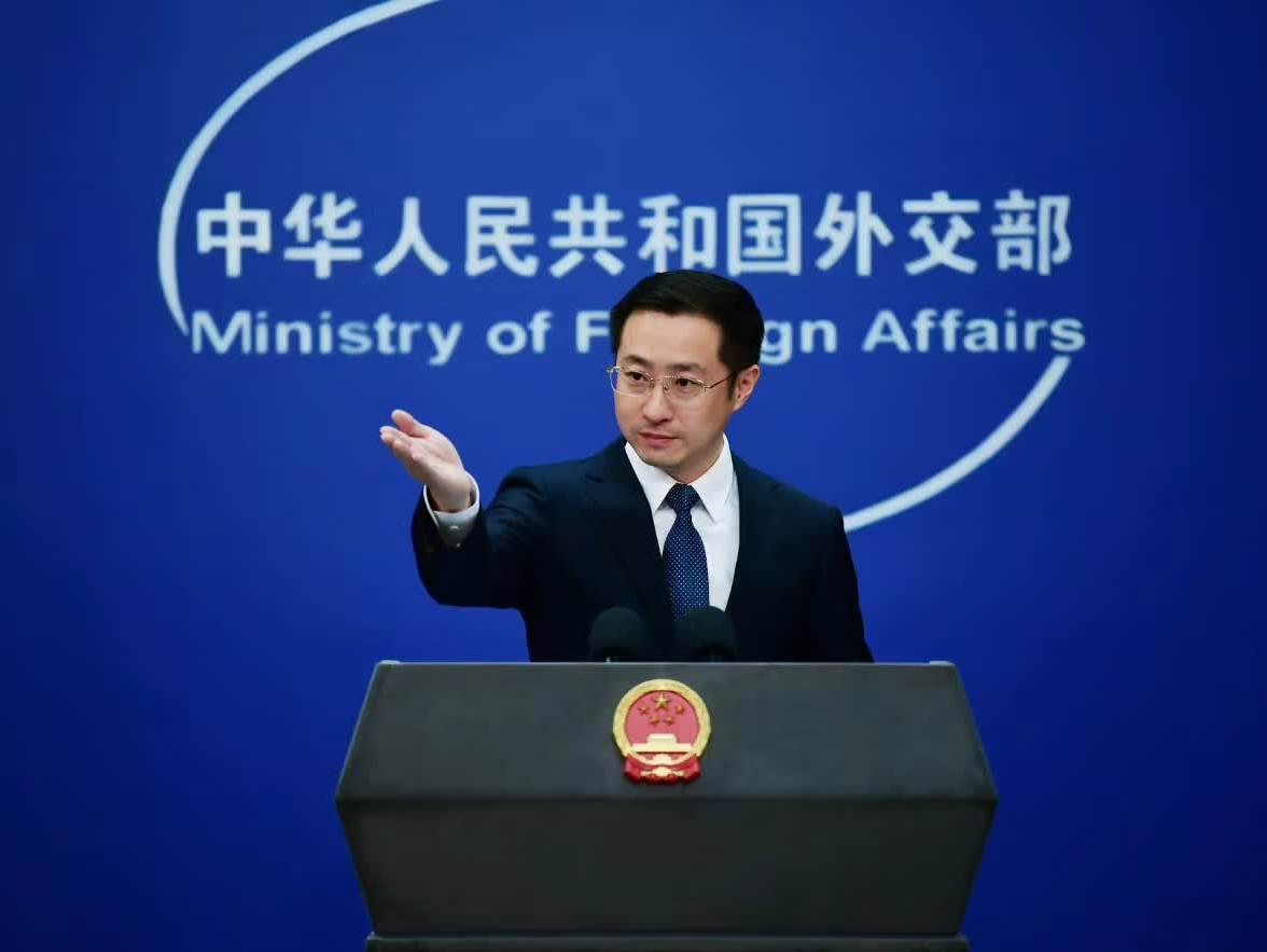 美菲军演击沉一艘中国制造的船只，外交部：精神胜利法