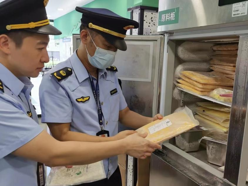 知名品牌被曝使用过期原料！深圳门店有没有？“闪电查”结果来了→