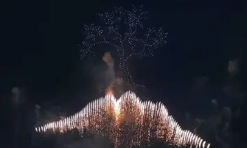 美炸！深企无人机表演点亮奥运前的法国夜空