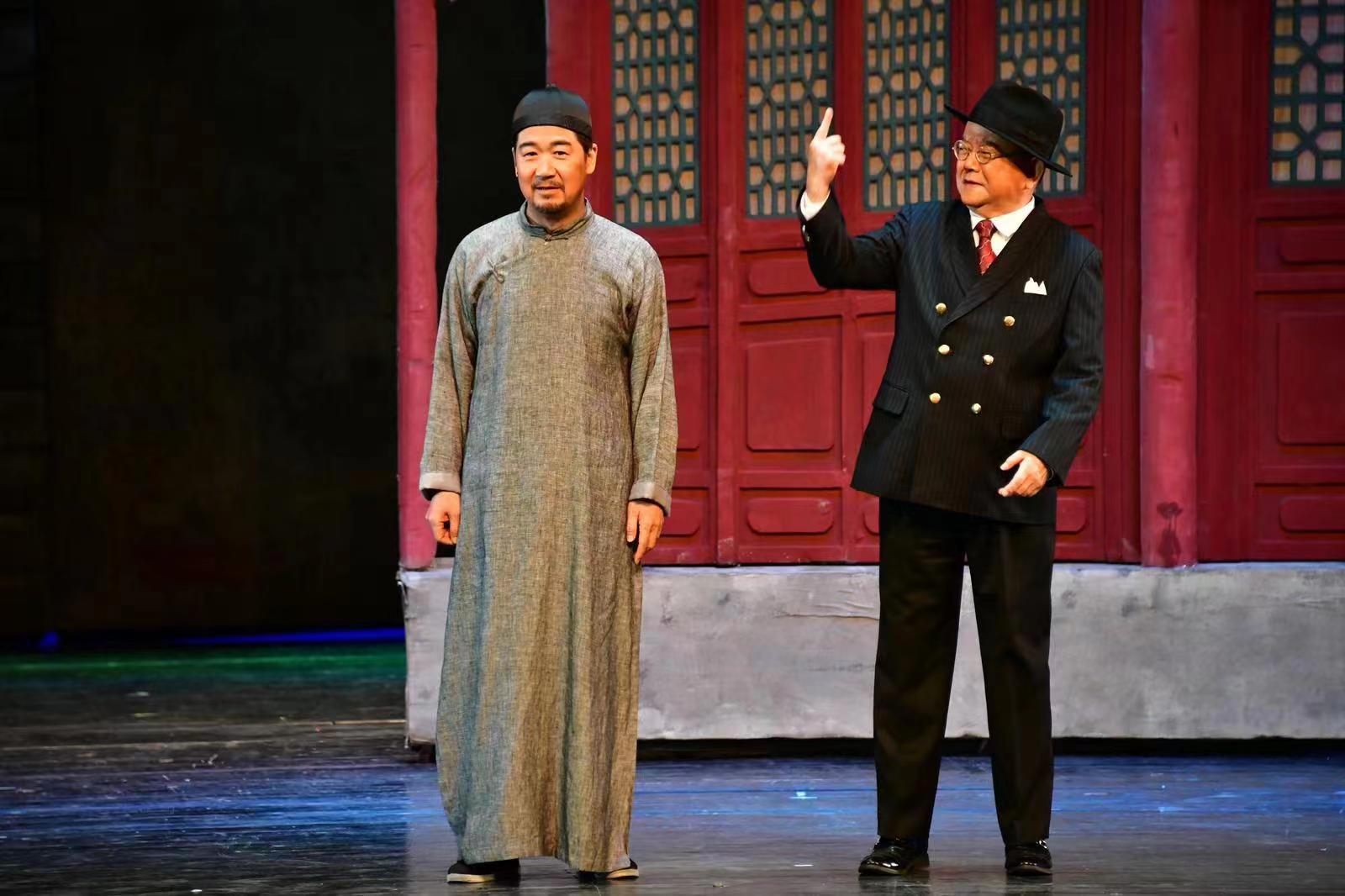 深圳坪山龙马社话剧《断金》在港首演，助力大湾区文化建设  