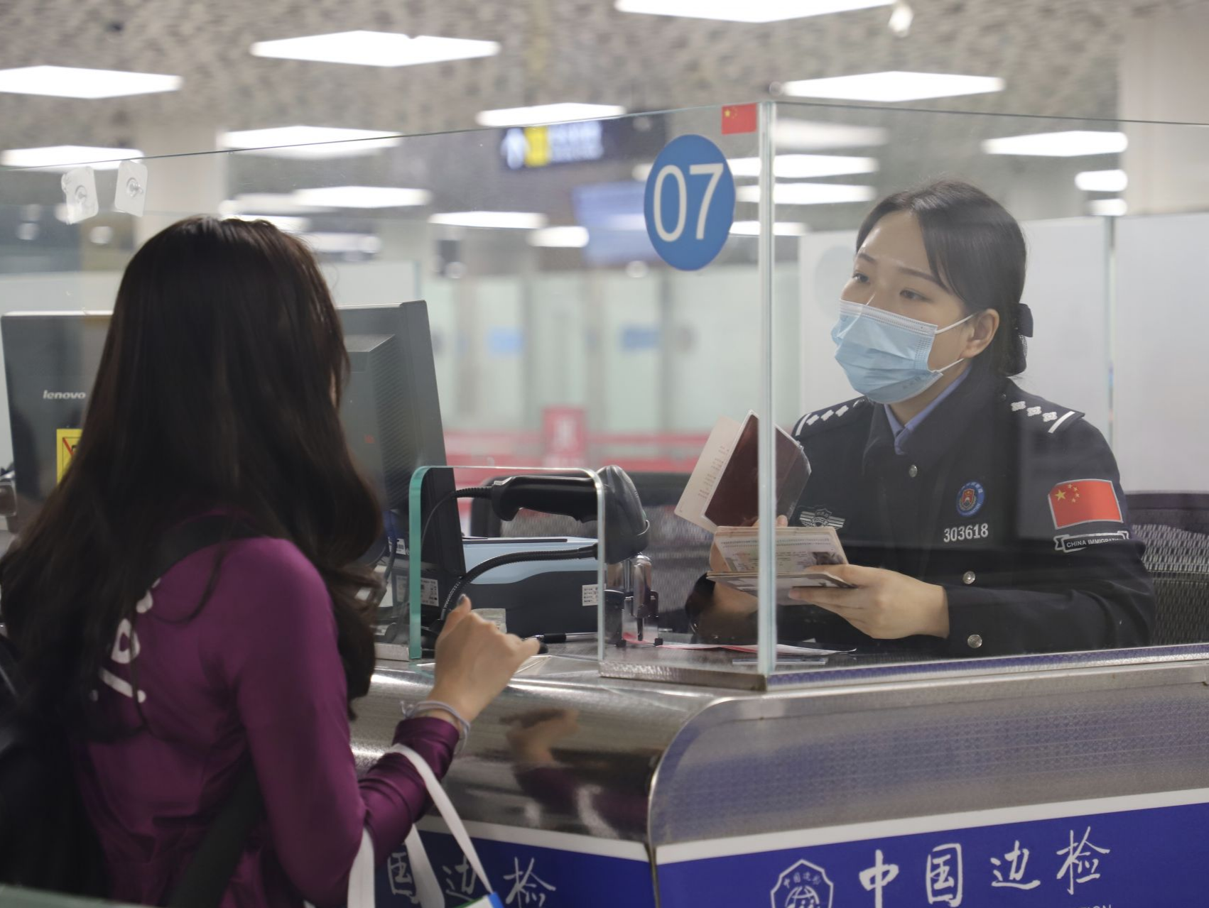 中国最远国际客运航线正式开通！深圳机场边检站全力保障首航通关顺畅