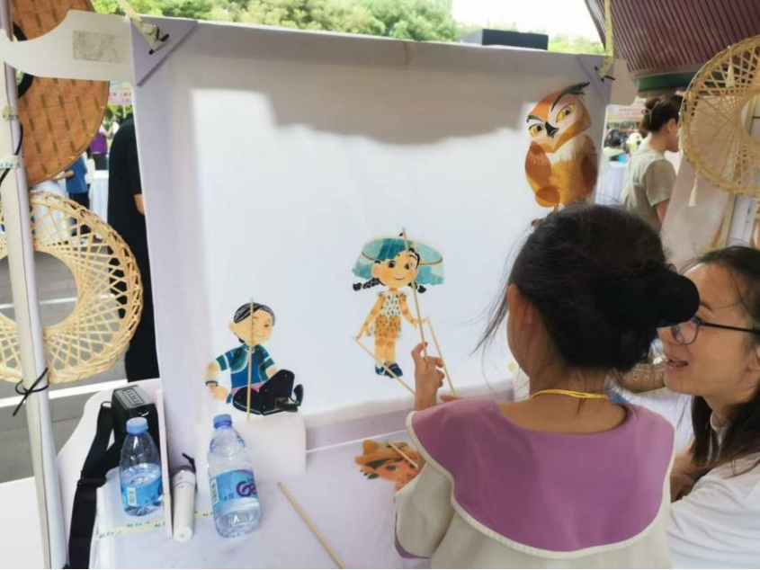 传播好家风好家教，吉华街道创办“小凉帽皮影戏家庭剧场”