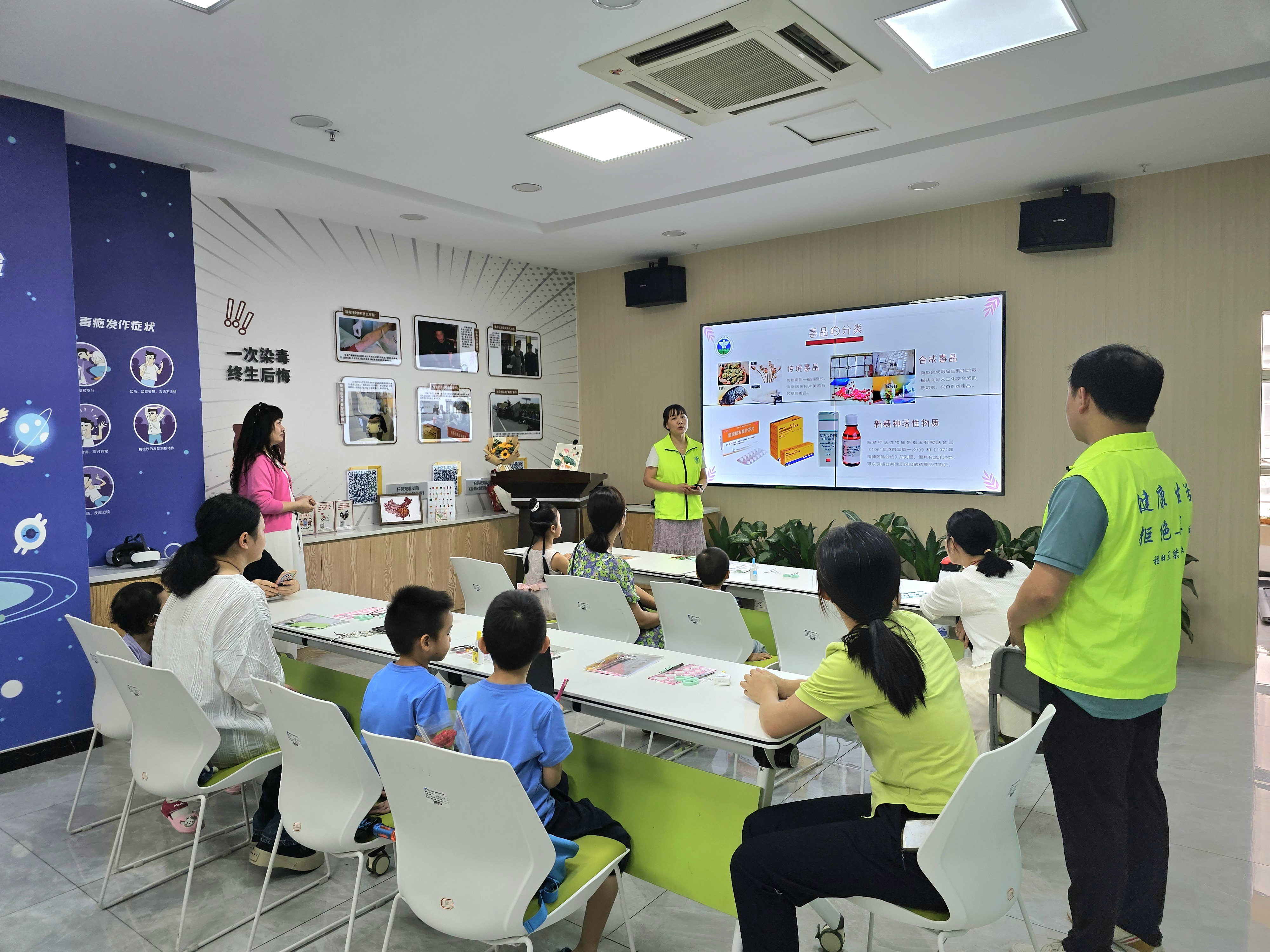 共建绿色无毒的美丽家园，南园街道开展亲子衍纸画活动