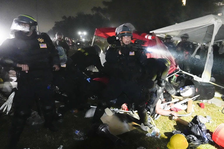 美多地高校爆发巴以冲突相关抗议活动 超2000人被捕