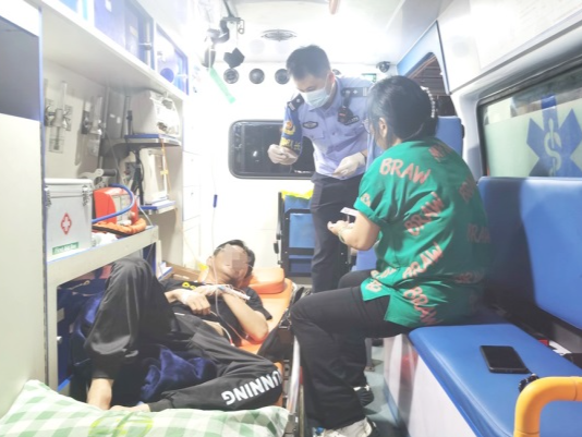 有速度、有温度！皇岗边检站为返港救治患者开启“绿色生命通道”