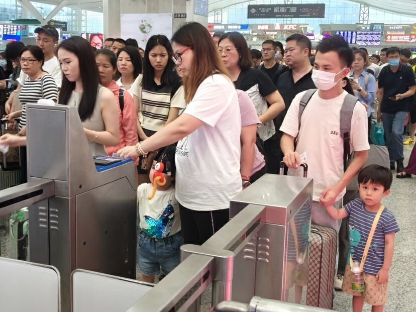 六一快乐与安全同行 深圳铁路多举措保障旅客周末出行