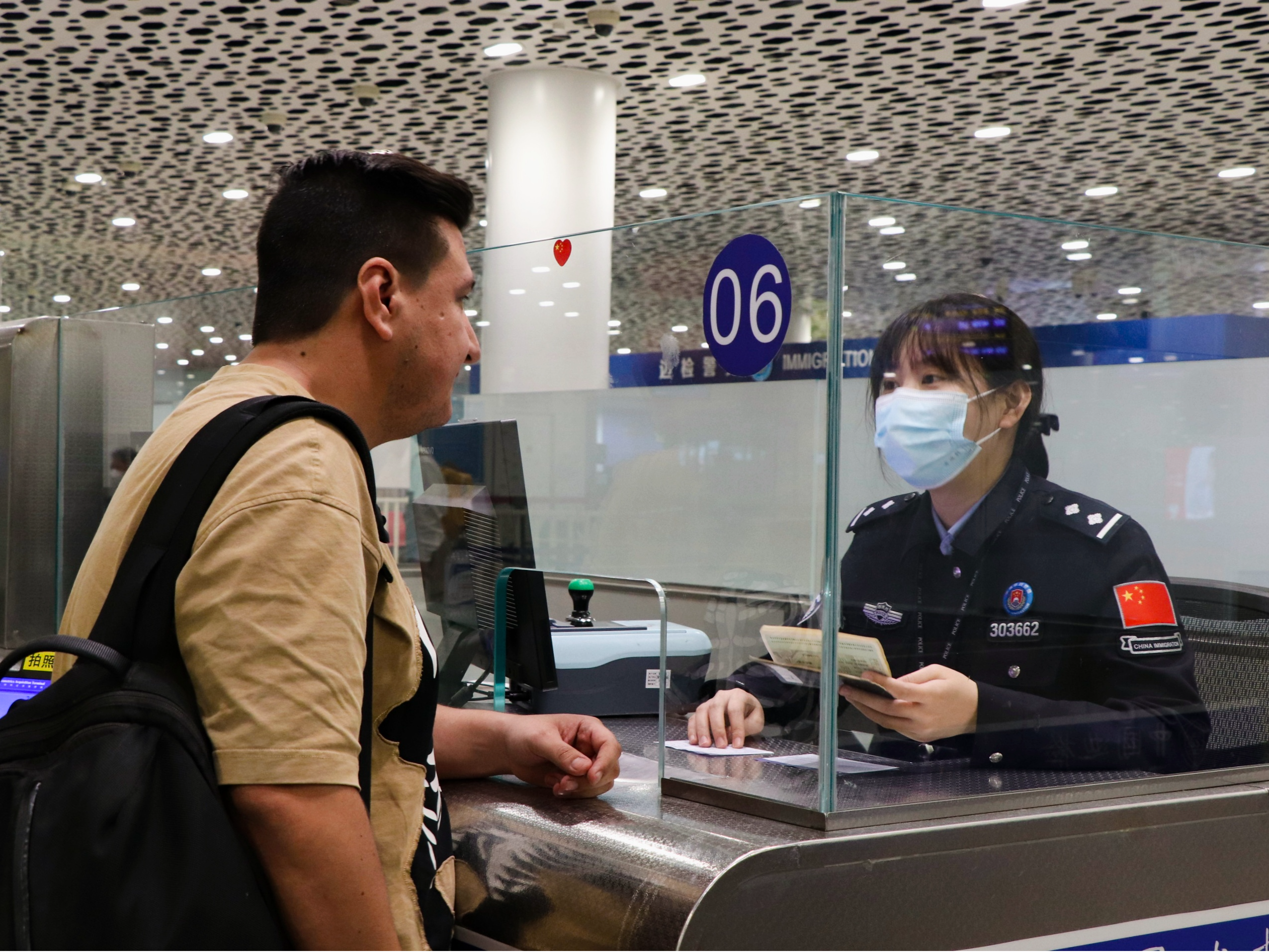 墨西哥城直飞航班抵达深圳机场，墨籍旅客：提速70%！
