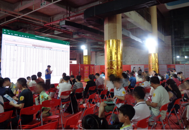 龙岗公证处助力市民安心选房 宝荷欣苑启动第一批配售选房签约工作