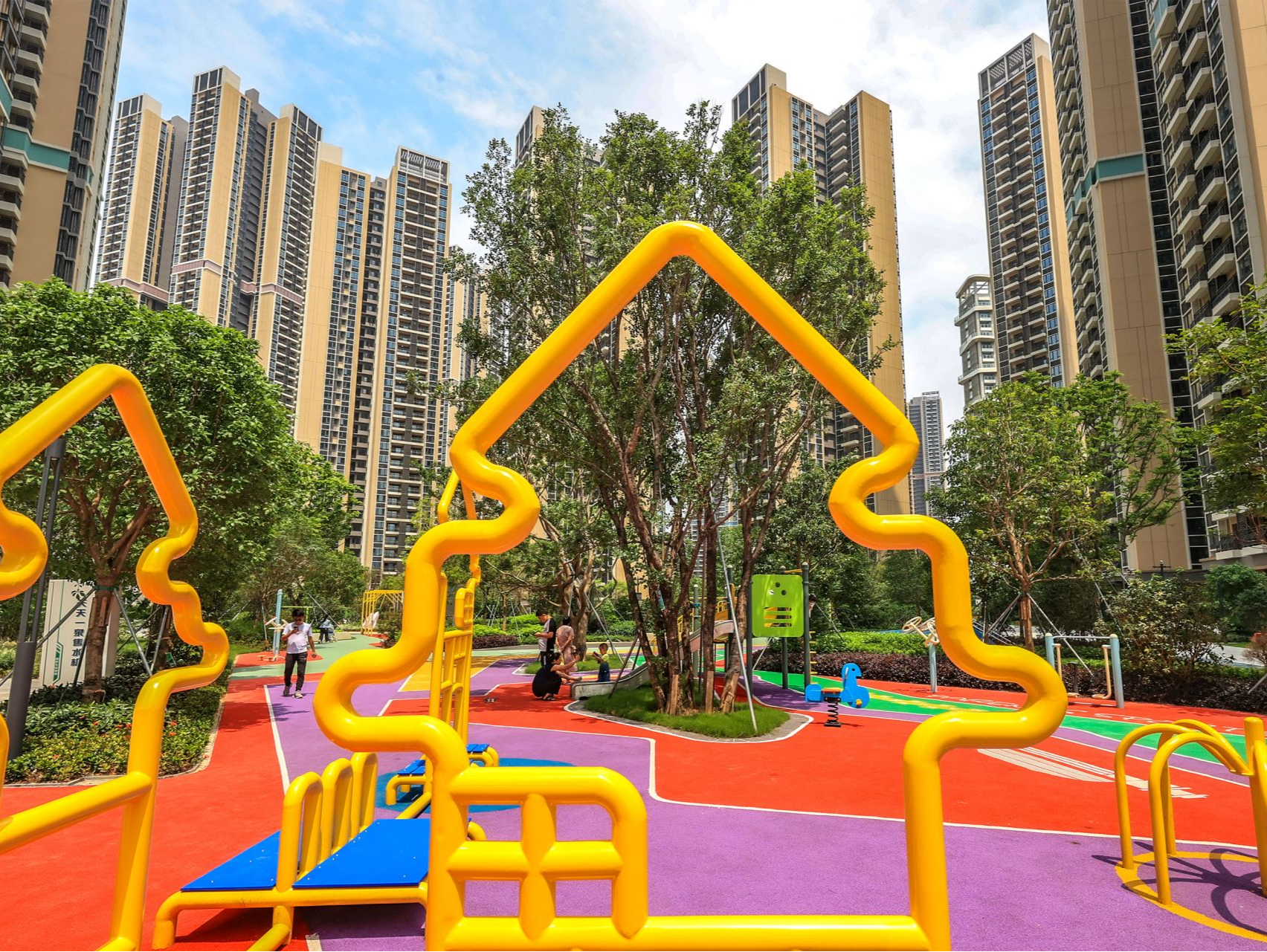 深圳二手房周交易量再创近三年来新高，楼市政策持续时效仍需继续观察