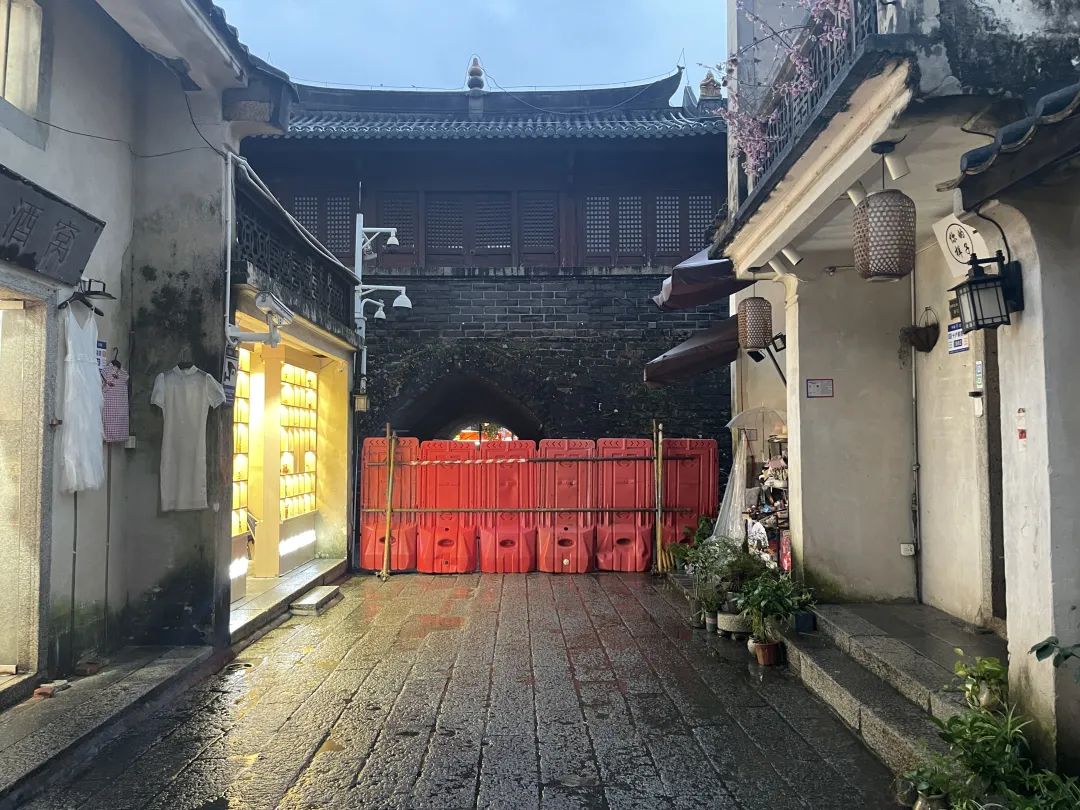 实地探访 | 大鹏所城南门小段城墙坍塌后，现场怎么样了？