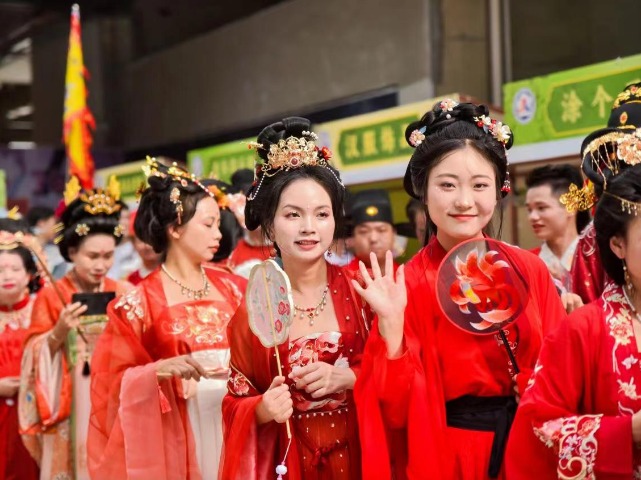 “花YOUNG国风节”在厚街圆满落幕