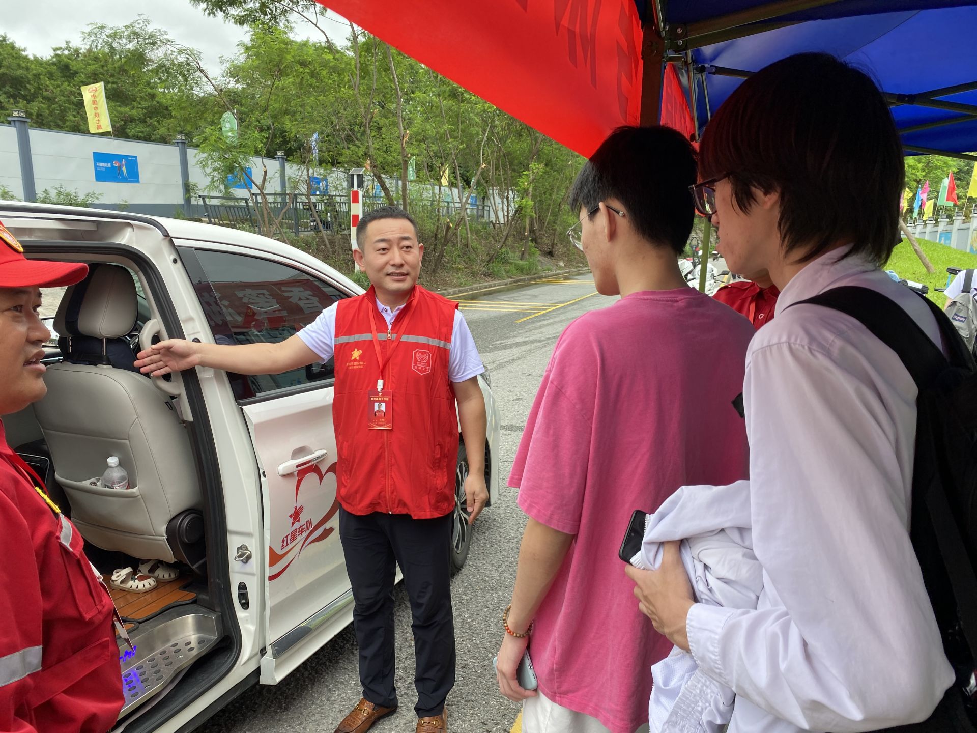 五年护考从未缺席，退役军人志愿者为高考保驾护航