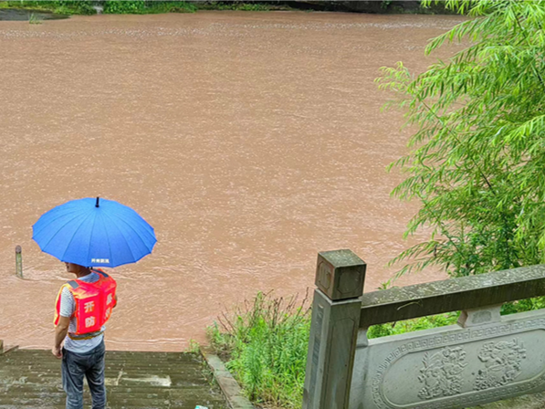 重庆10个区县大暴雨，部分中小河流可能出现明显涨水过程
