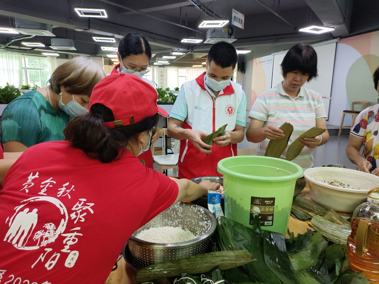 坑梓街道：端午佳节粽飘香，禁毒宣传送安康