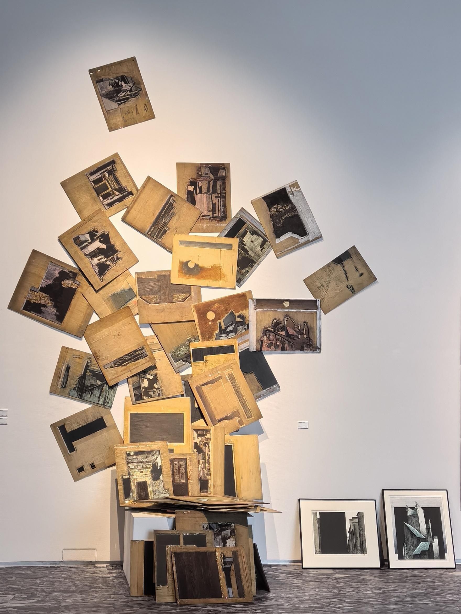 “这不是废墟——应天齐当代艺术展”在深圳美术馆展出