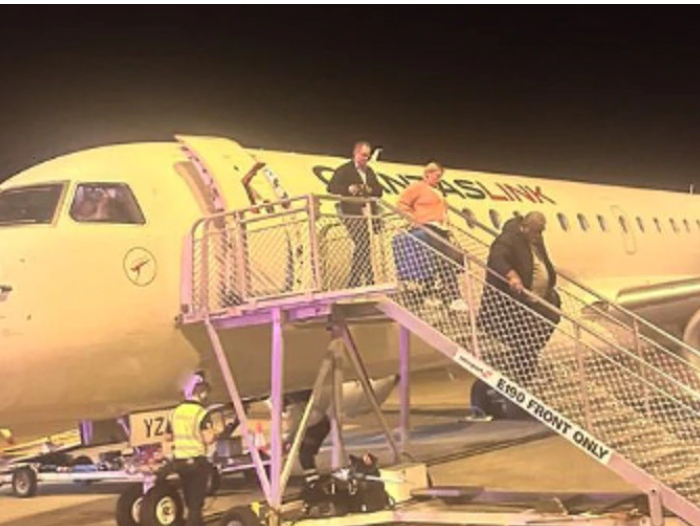 澳洲航空一航班因刹车系统问题紧急降落 