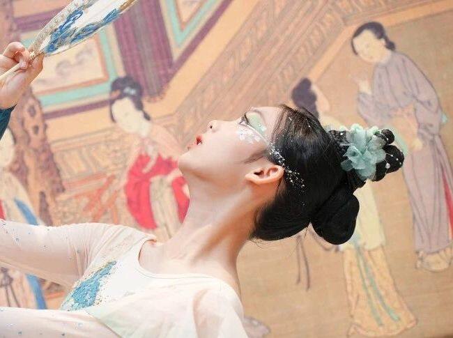 “破镜重圆”在市博物馆上演 观众沉浸式体验古代雅集