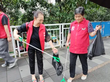 翠竹街道民新社区组织开展市容环境大清扫志愿活动
