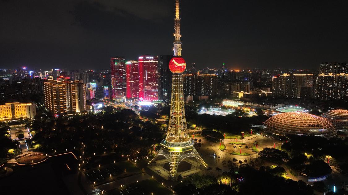 倒计时500天！佛山开展亮灯活动为十五运会打call