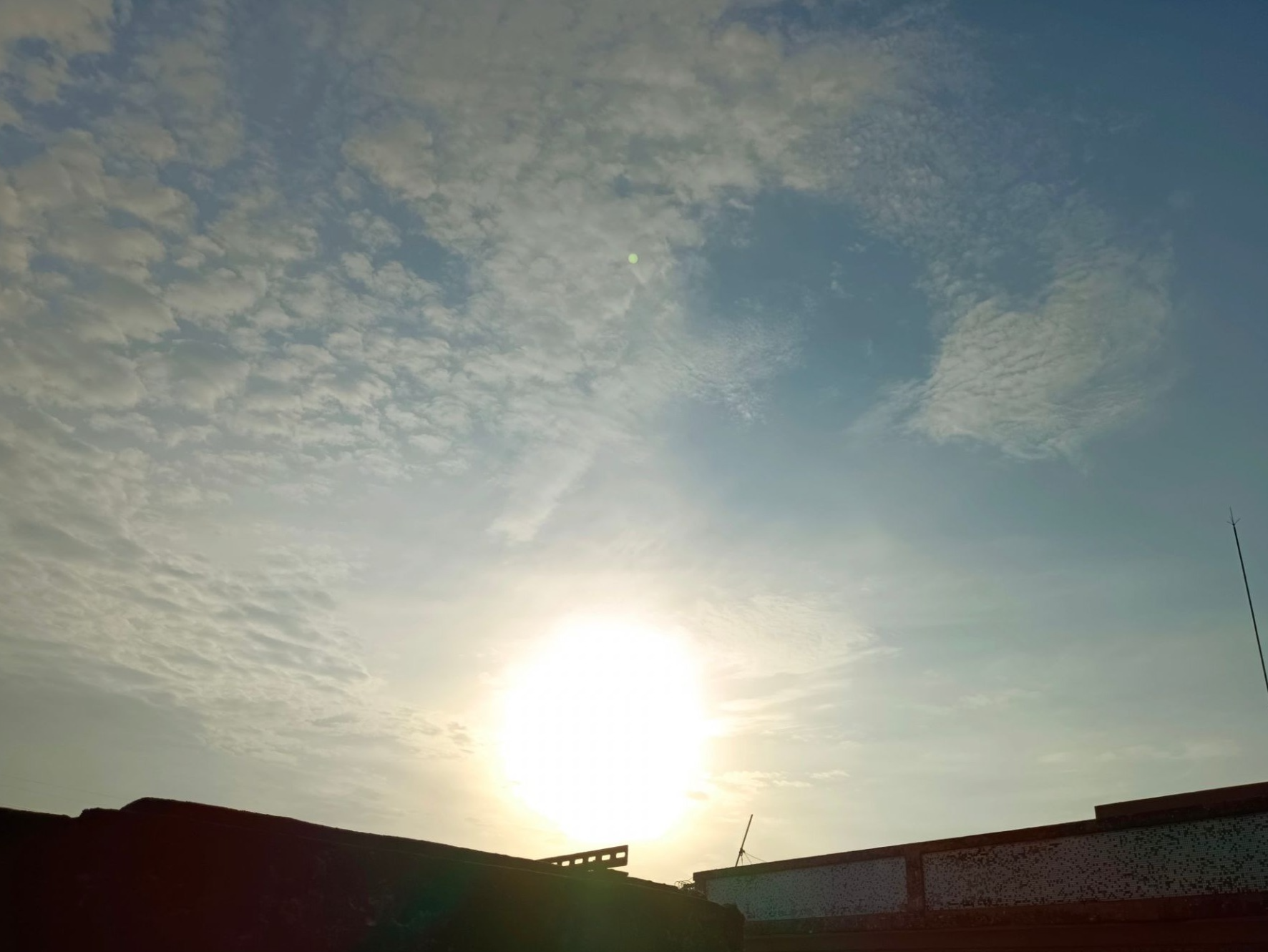 温度记 | 降雨减弱！Sunny哥悄悄露脸，周末短暂“不泡汤”
