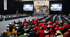 南非新一届国民议会举行首次会议（1）