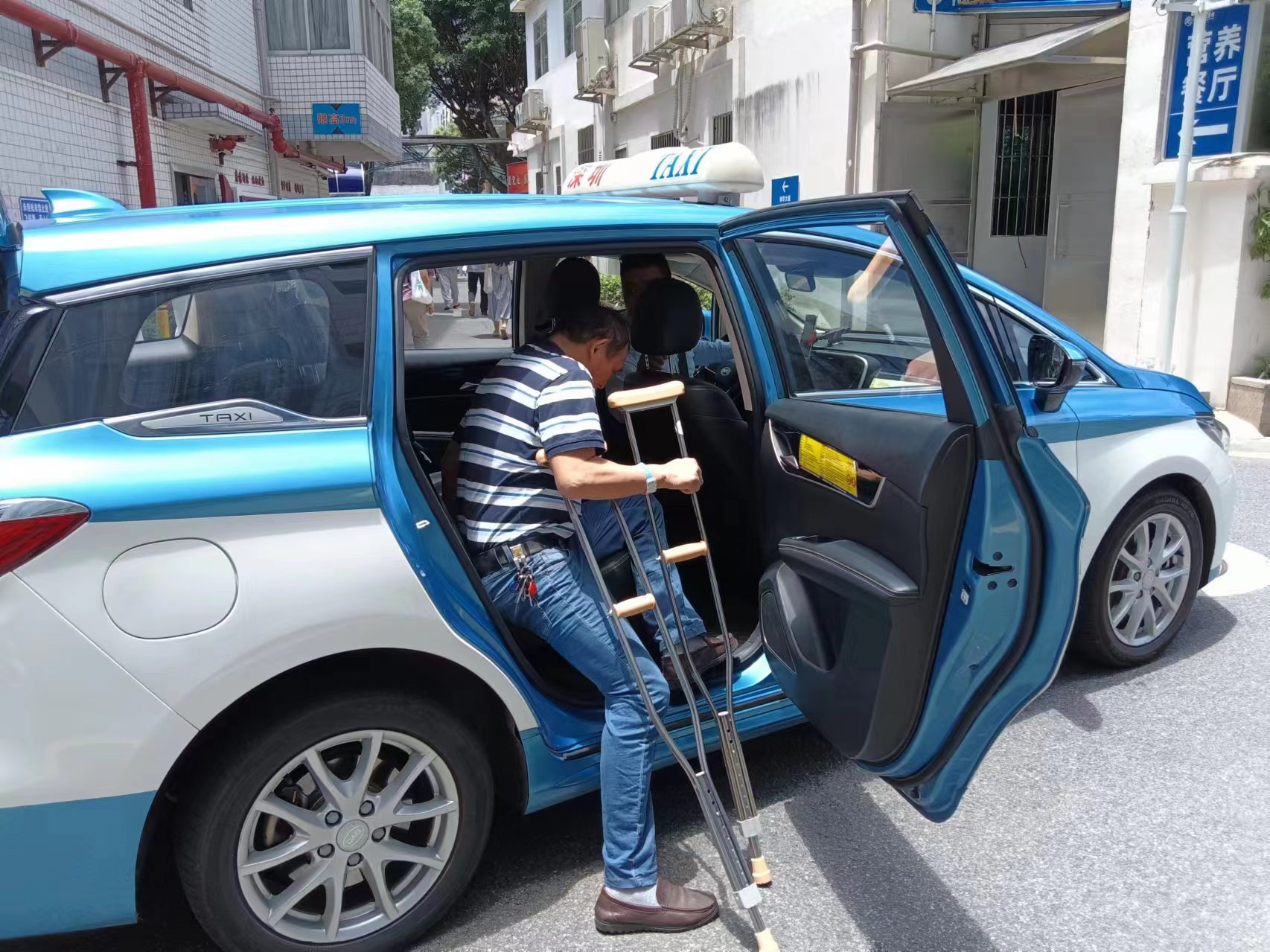 不用路边候车啦！深圳市第二人民医院推出出院患者便民叫车服务 