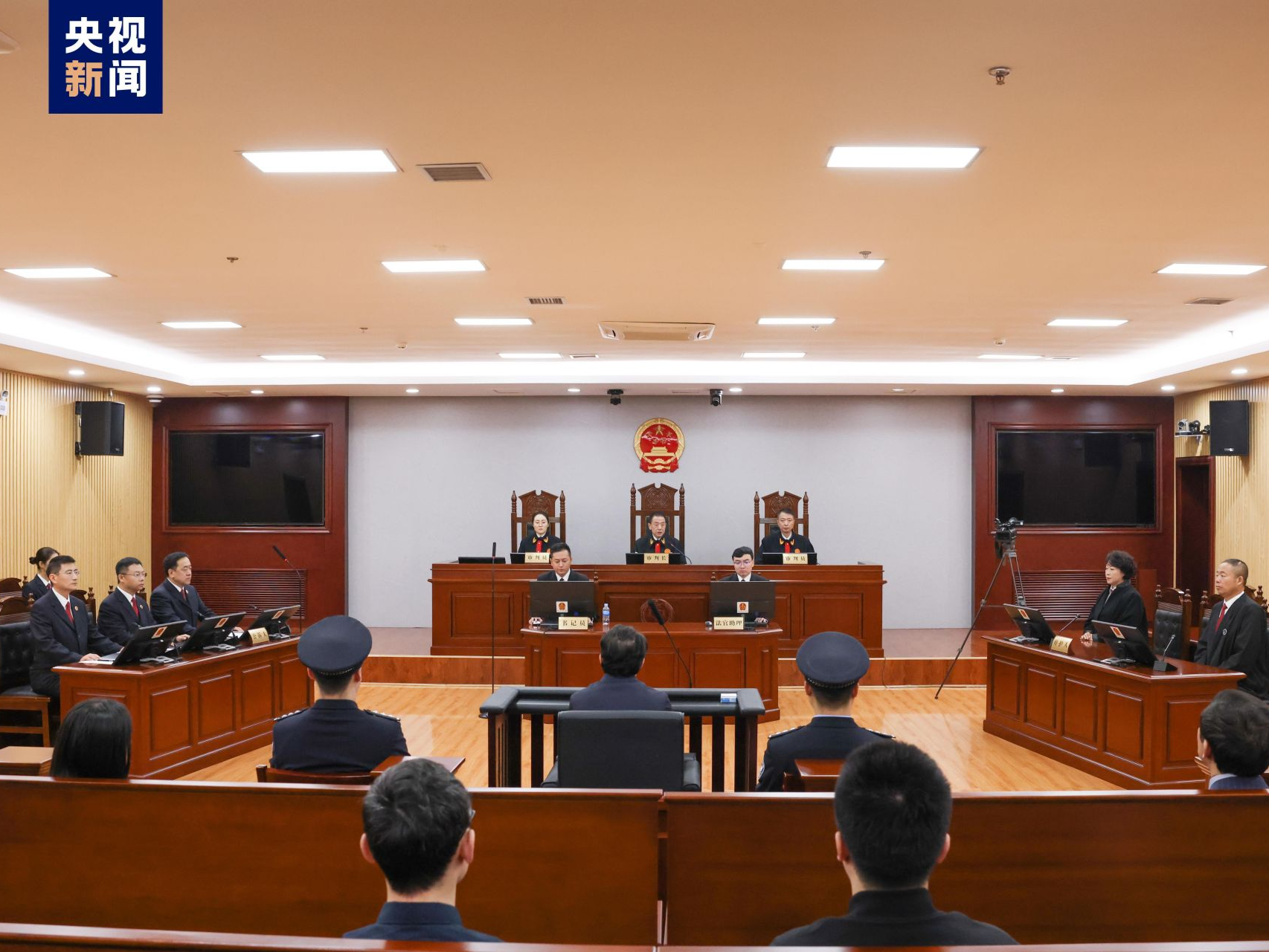 辽宁省沈阳市人大常委会原主任付忠伟一审获刑15年