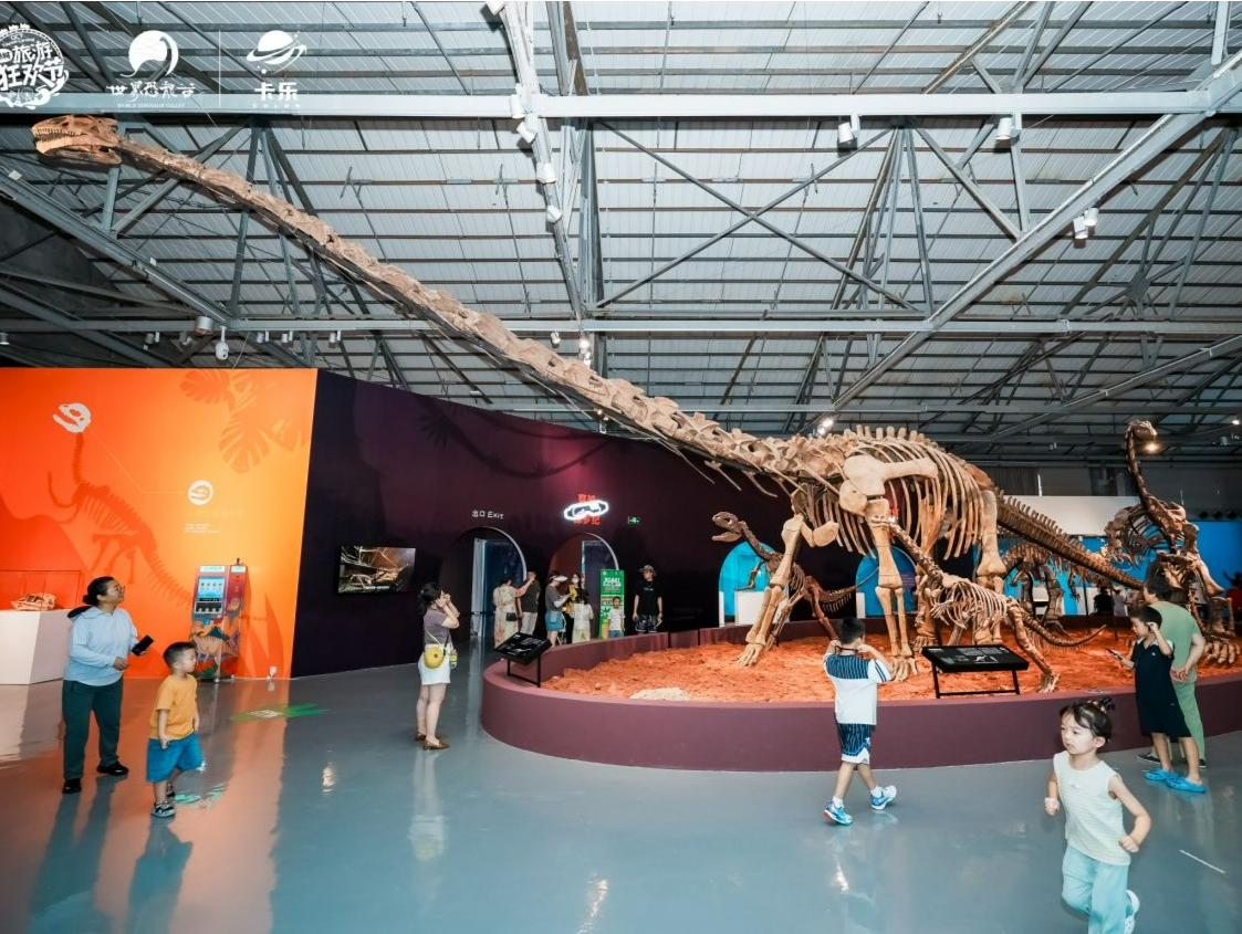 禄丰龙全国巡展从深圳站出发
