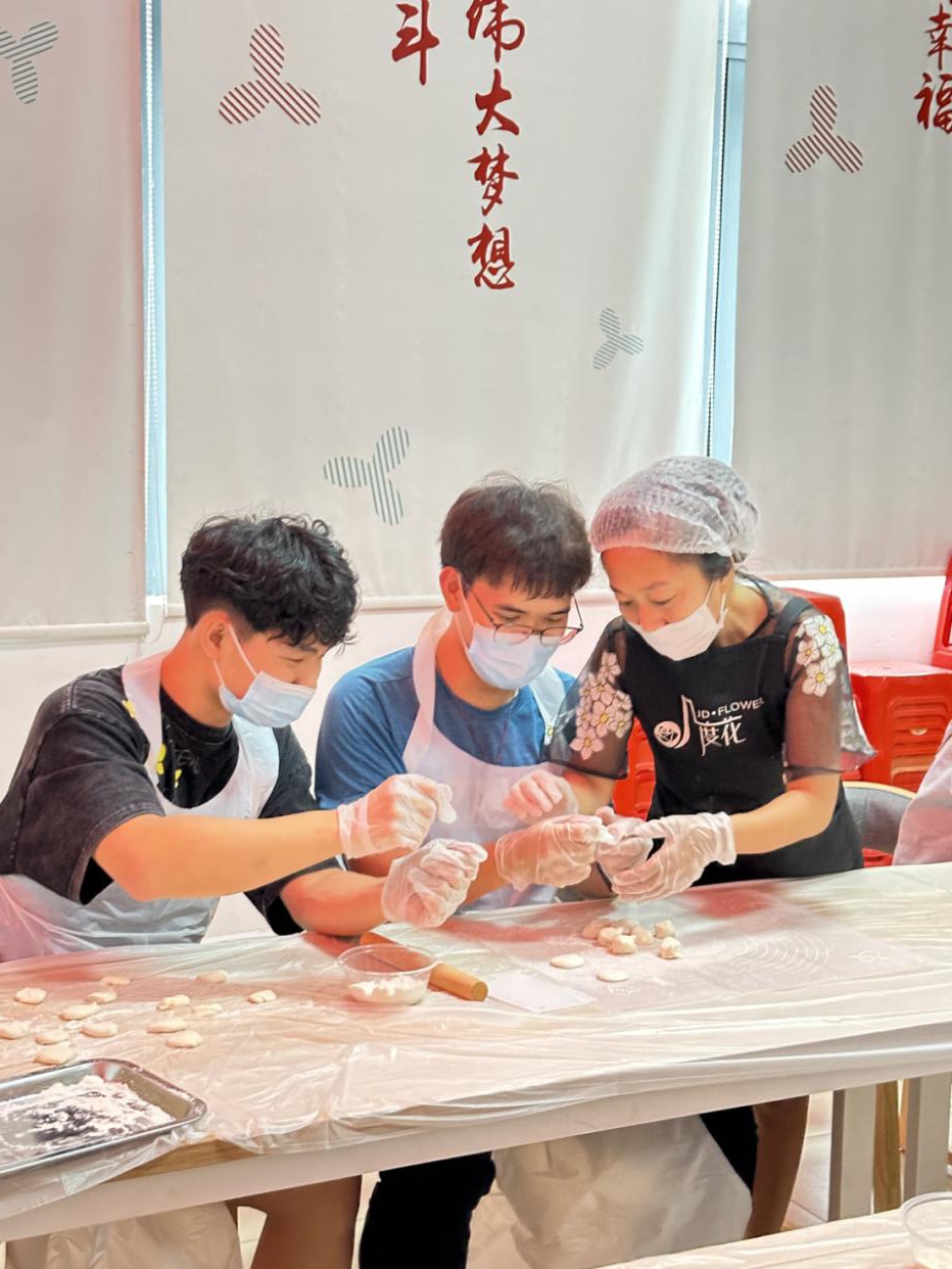 “老外”包饺子，石井街道开展非遗系列活动