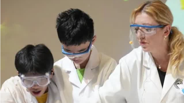 深圳这所高中进入全球50强
中国有3所学校进入百强