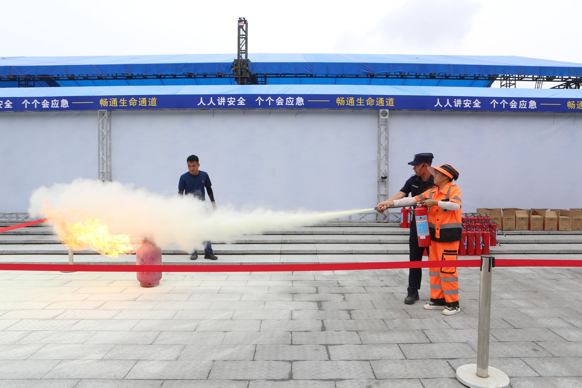 图集｜记住这些关键“点”，畅通您的生命通道！宝安福永为您送上“沉浸式”安全盛宴
