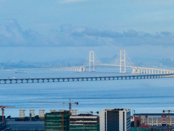 深圳过“湾”，从此不过弯